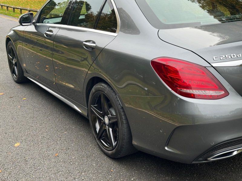 MERCEDES-BENZ C CLASS