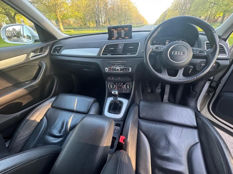 AUDI Q3